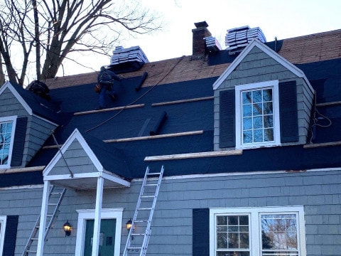 Shingle roof replacement in Clarendon Hills project photo 4
