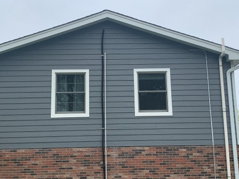LP SmartSide siding, Atlas Pinnacle shingle roofing and guttering in Hinsdale project photo 6