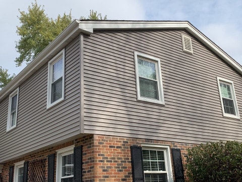 Royal Estate vinyl siding installation, windows and gutters installation in Naperville project photo 4