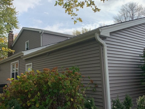 Royal Estate vinyl siding installation, windows and gutters installation in Naperville project photo 5