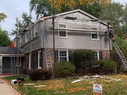 Royal Estate vinyl siding installation, windows and gutters installation in Naperville project photo 8